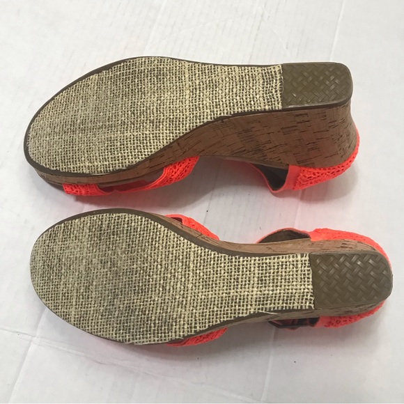 Toms Women’s 9.5 Neon Coral Orange Wedges Cork Espadrille Sandals Crochet Lace - Picture 7 of 8
